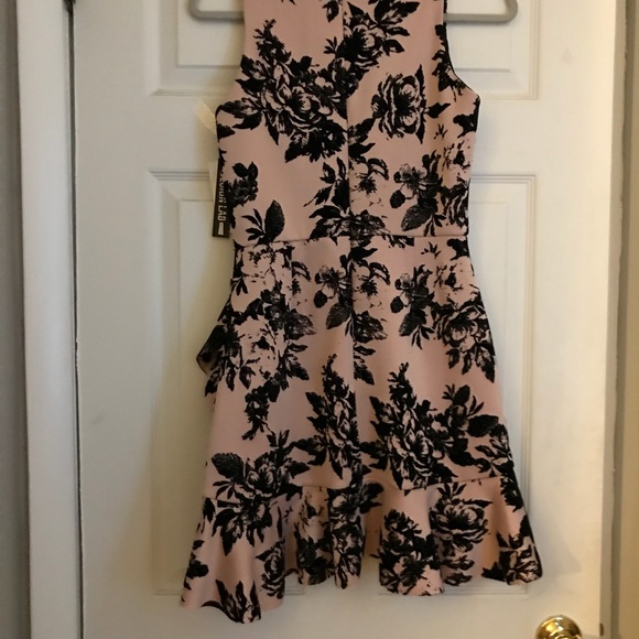 Design Lab ruffled sleeveless dress! - Picture 5 of 6